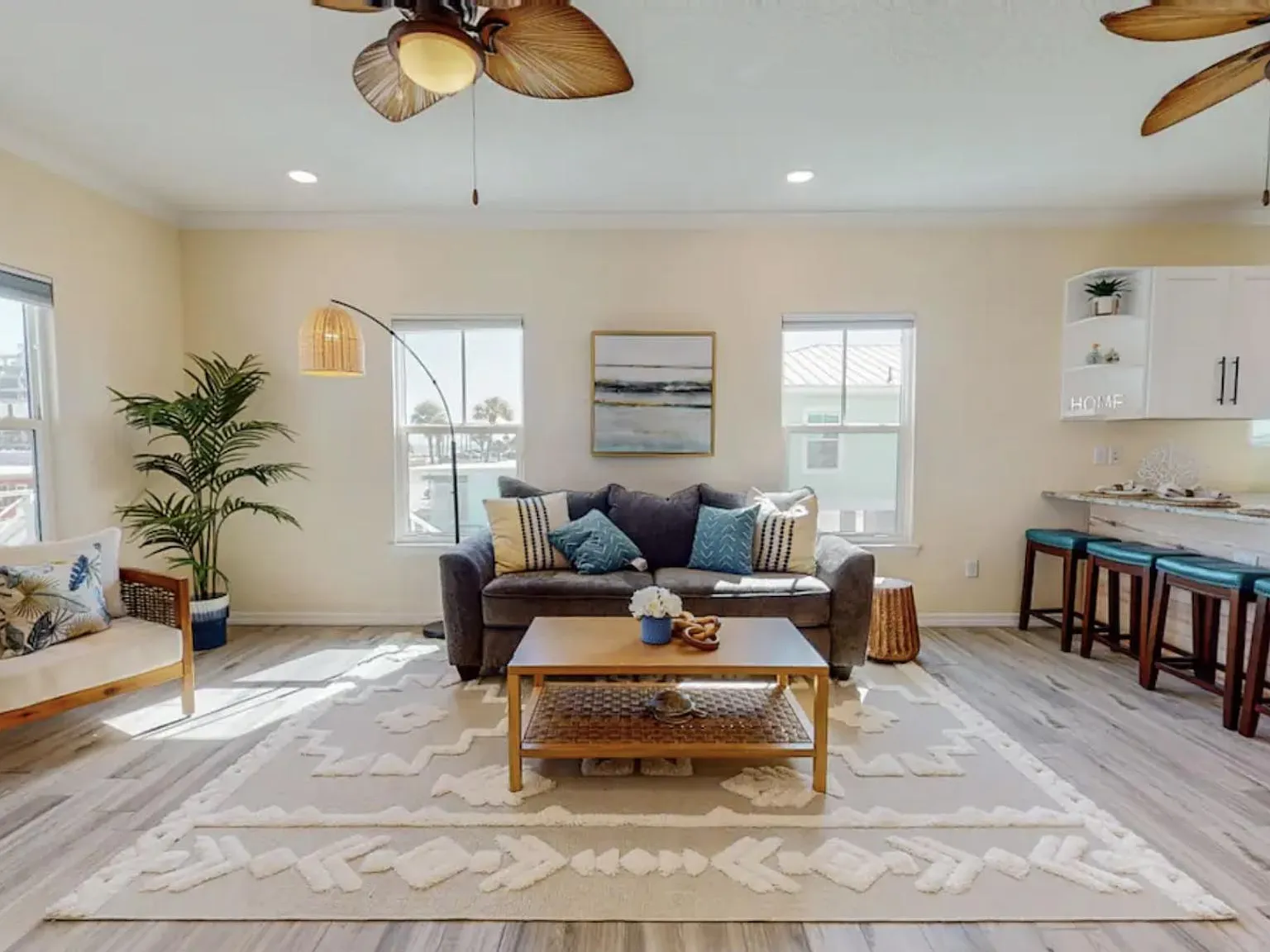3 bed, 2400 sqft, $3,000 — Photo 4