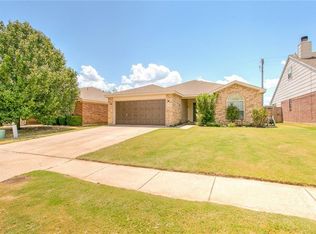 4006 Sapphire Ln, Granbury, TX 76049