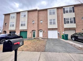 28 Corriere Rd, Easton, PA 18045