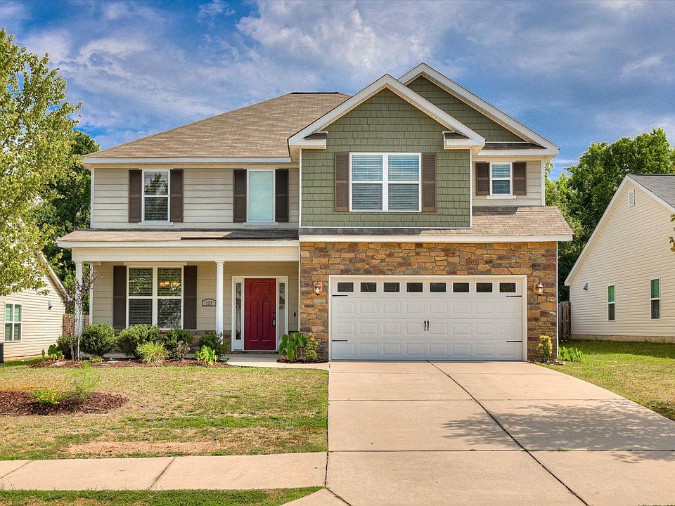 1st image of 127 Radcliff Dr