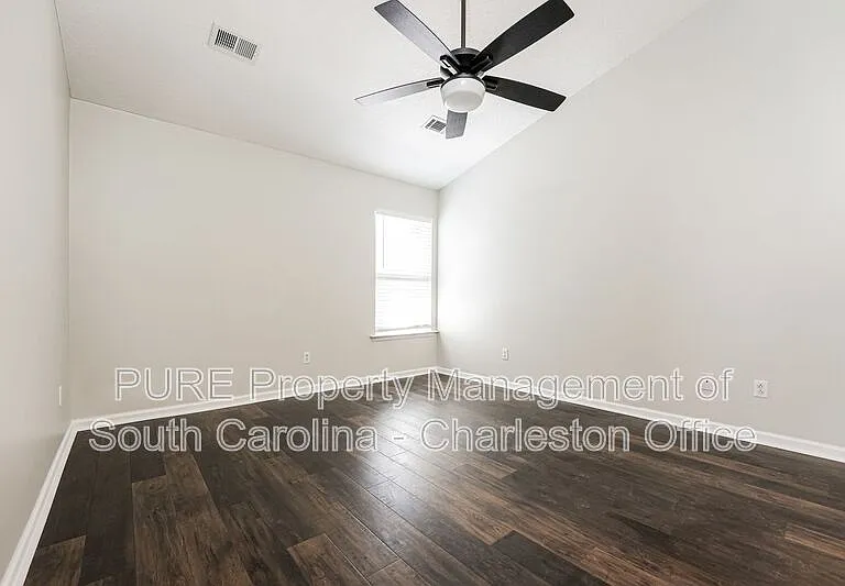 7840 Park Gate Dr — Photo 12