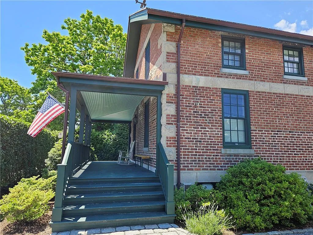 4 bed, 3.5 bath, 2928 sqft, $37,500 — Photo 3