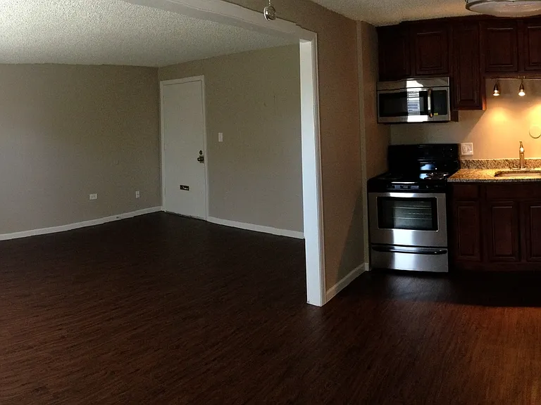 Greentree Apartments - Beautiful Remodeled Aprtments — Photo 10