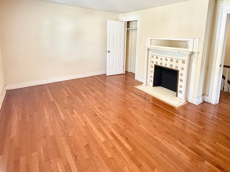 133 Hobart St #2W — Photo 7