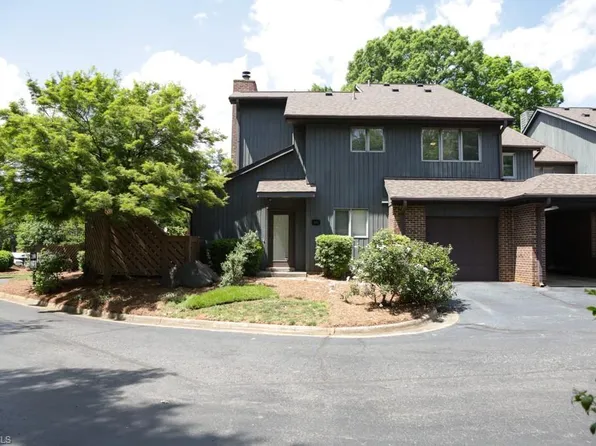 210 College Rd APT 201, Greensboro, NC 27410