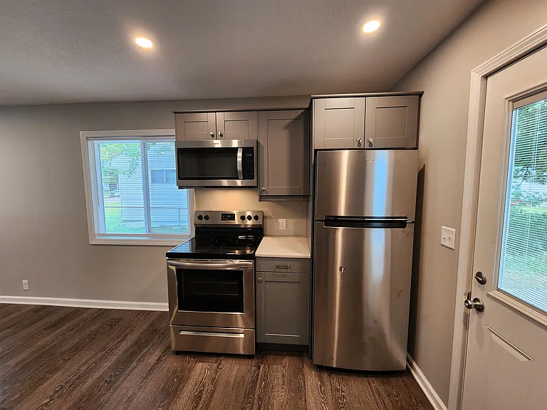 424 Nussbaum Ave — Photo 7