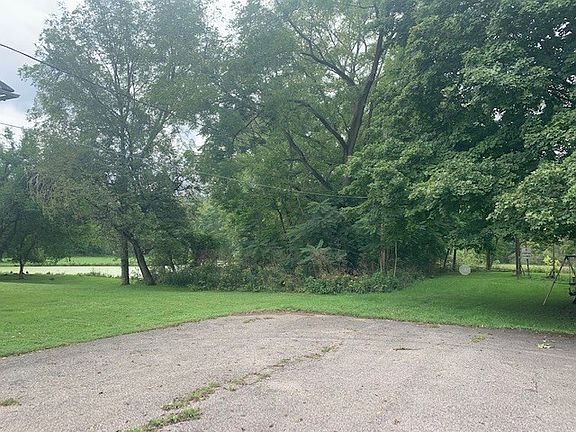 3rd image of 329 W Washington St