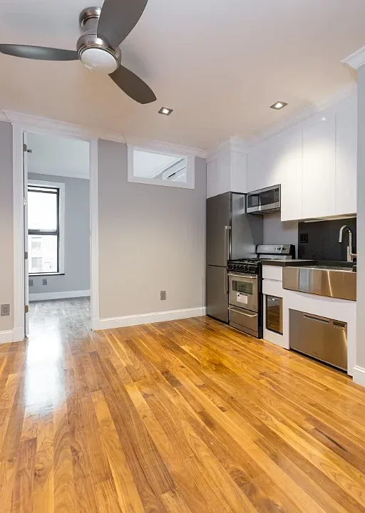 16 E 116th St #4C