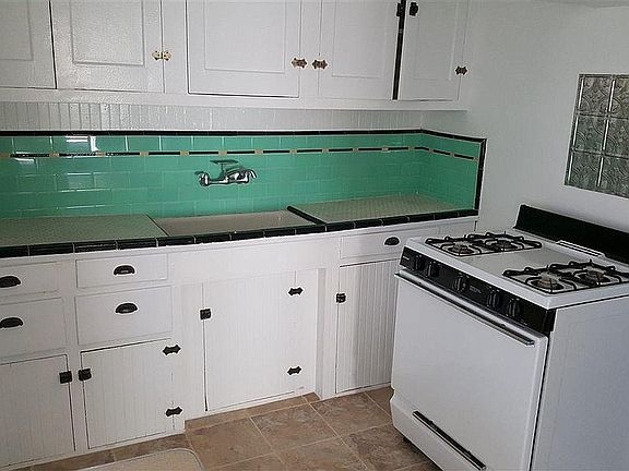4th image of 1426-1428 Flora St