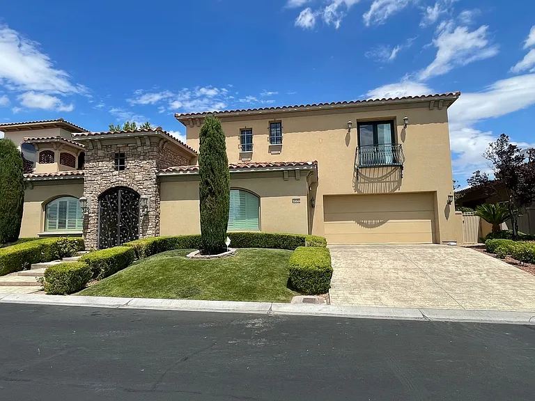 9720 Verlaine Ct — Photo 2