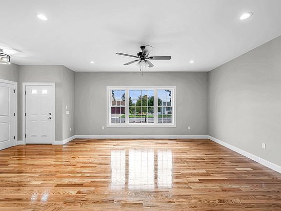5th image of 604 Grandview Ave