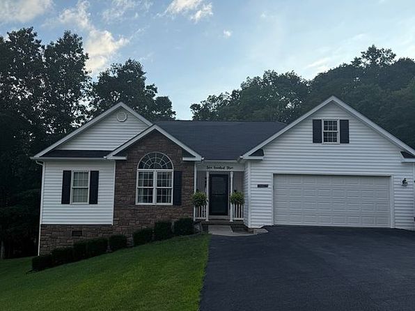 203 Willow Ln