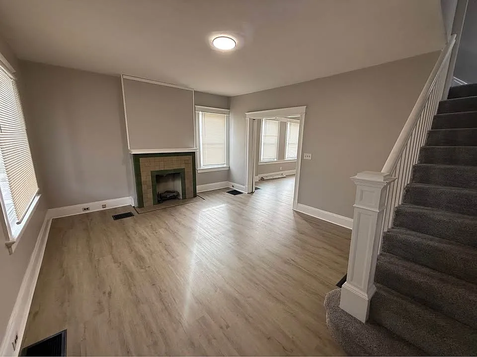 3 bed, 1238 sqft, $1,950 — Photo 2