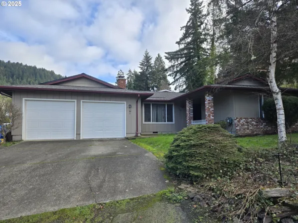 502 Carl St, Drain, OR 97435