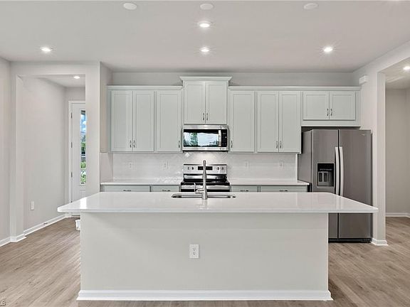 5th image of 10285 Bonavie Cove DR