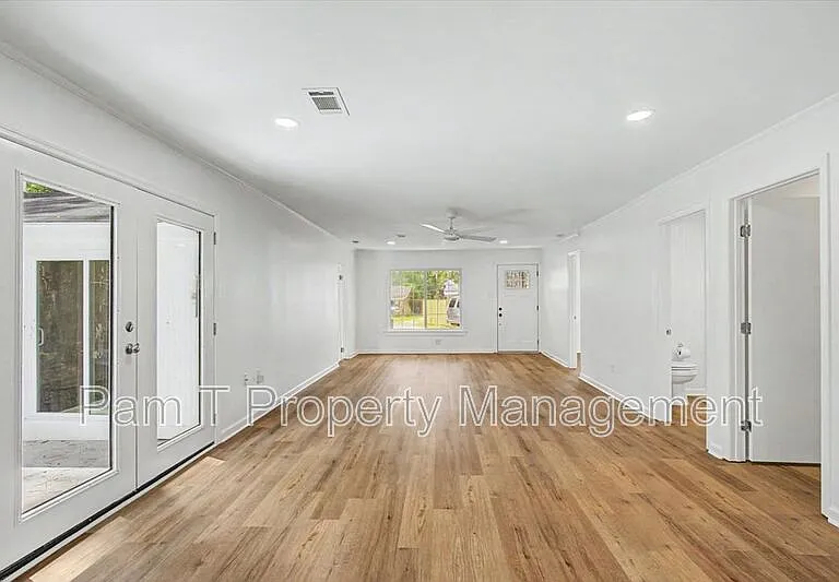 106 Holcomb St — Photo 7