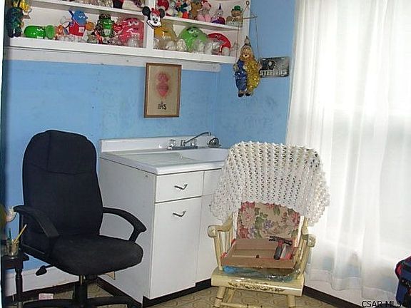 4th image of 620 Thomas Ave