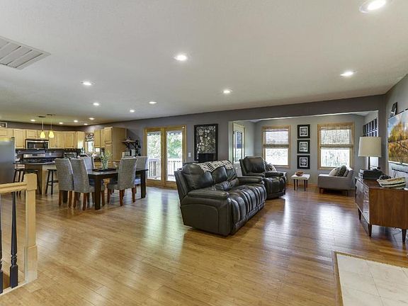 3rd image of 1452 Janett Ave NE