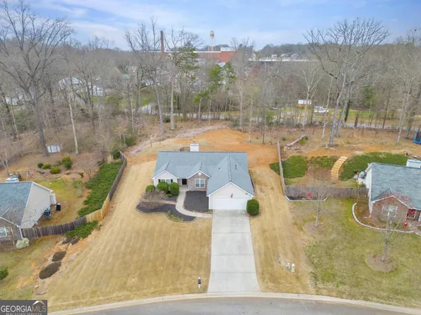 137 Creekdale Dr, Commerce, GA 30529