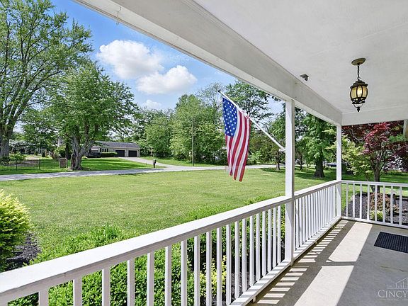 3rd image of 1704 Ludlow Cir