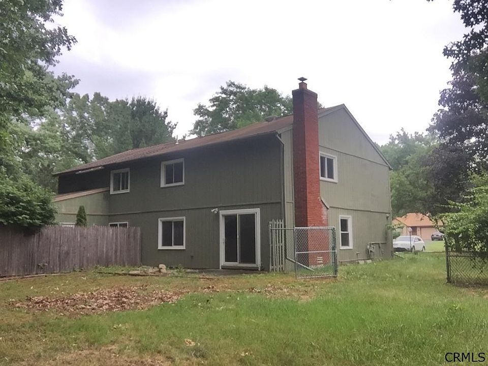 2nd image of 13 A Woodbine Dr