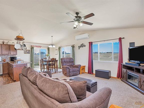 3rd image of 14586 Tiffany Ct