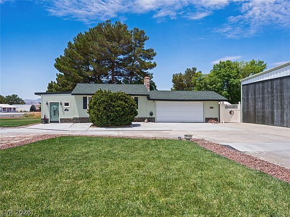 3rd image of 922 Capri Ave