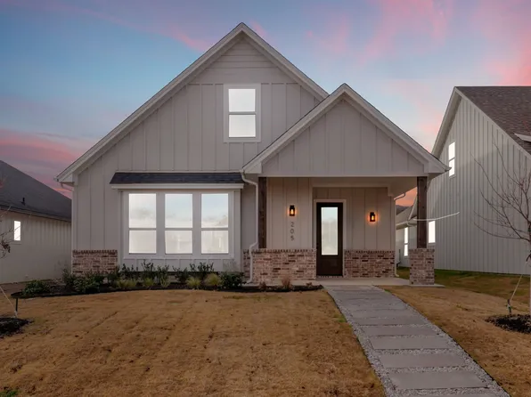 205 W 7th St, Justin, TX 76247