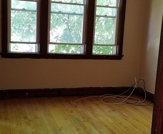 5th image of 2304 N Oakley Ave #2