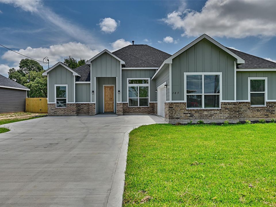 1st image of 185 Oak Cluster Dr