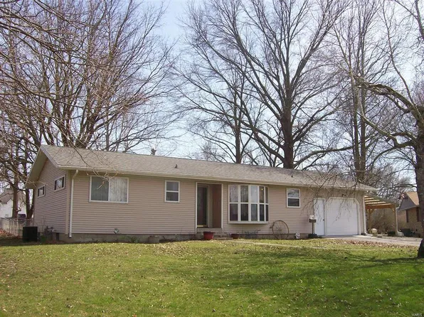 515 W Central St, Nokomis, IL 62075