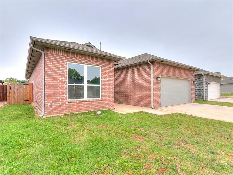 Listing photo 3
