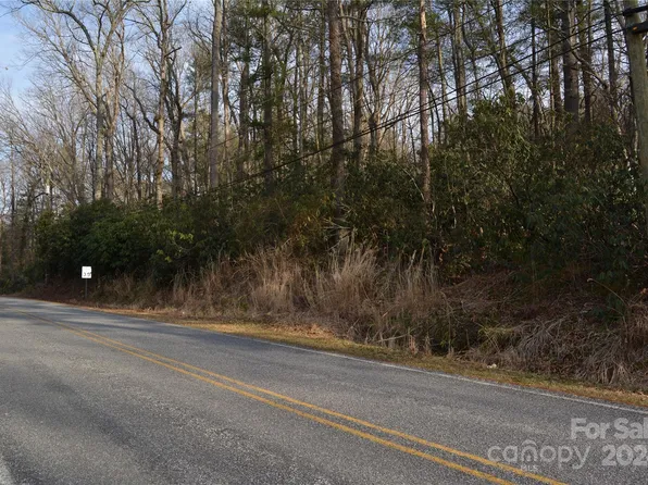 89 Chabb Wood Acres Ln, Hendersonville, NC 28792