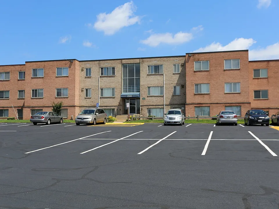 2512 Queens Chapel Rd #203