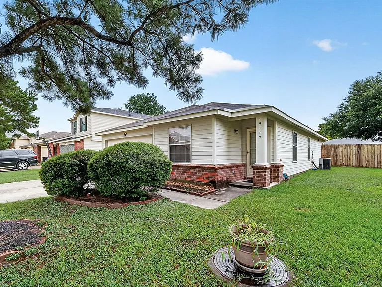 19119 Yaupon Ranch Dr — Photo 4