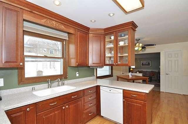 1st image of 712 Cambridge Ave