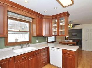 712 Cambridge Ave, Waukesha, WI 53188