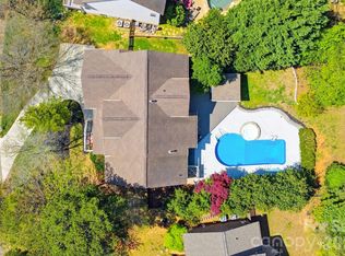 9101 Pitcairn Dr, Tega Cay, SC 29708
