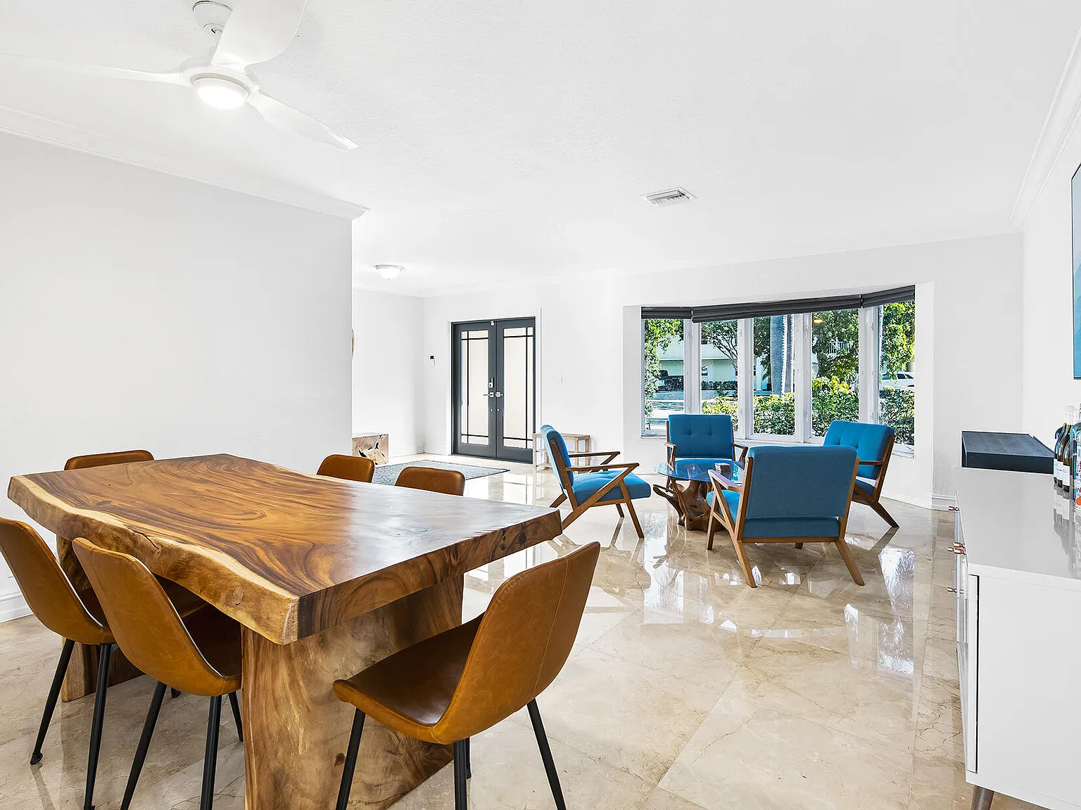 3 bed, 2.0 bath, 2031 sqft, $7,250 — Photo 4