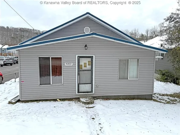 8203 Court Ave, Hamlin, WV 25523