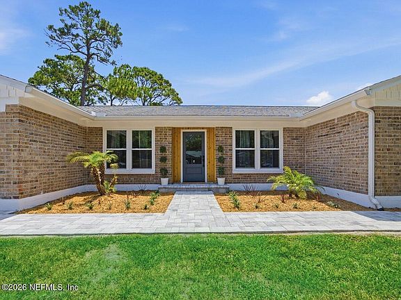 3rd image of 28 COBIA Street