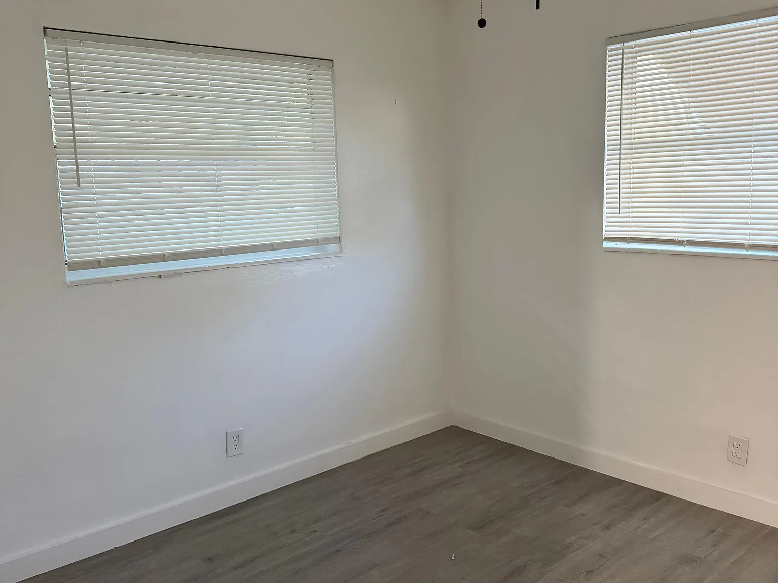 3 bed, 900 sqft, $700 — Photo 3