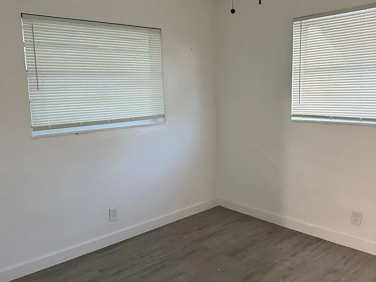 2650 NE 9th Ave #2656 — Photo 3