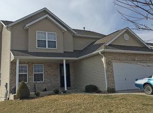 941 Pacific Crossing Dr, O'Fallon, IL 62269