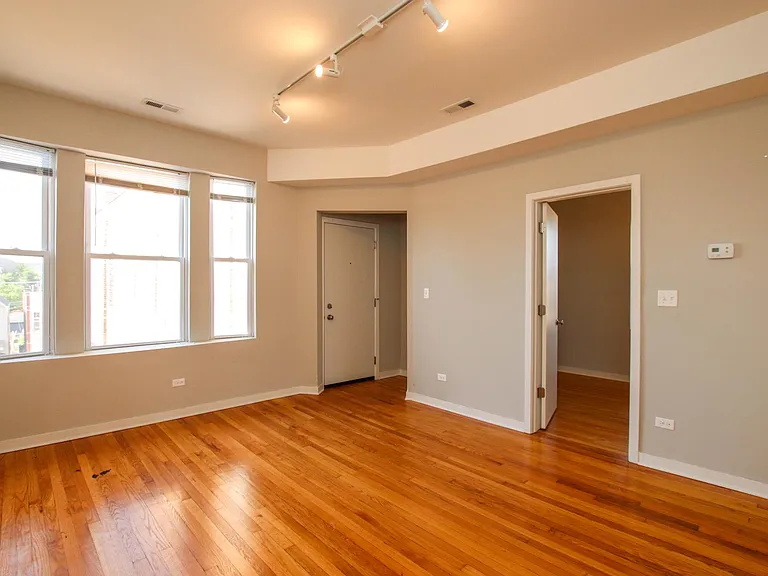 3644 W Diversey Ave #2R — Photo 4