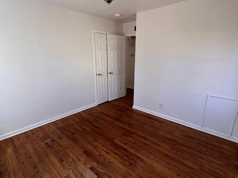 4565 Fleming St — Photo 17