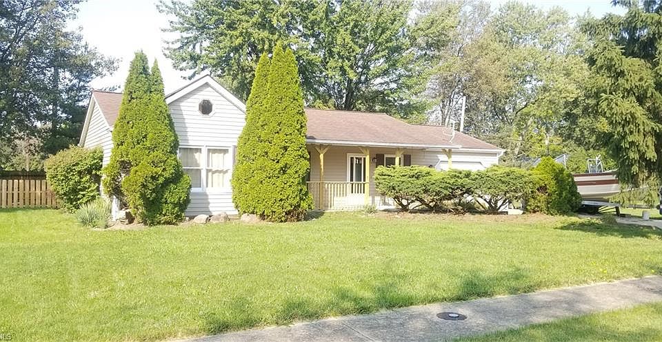 1st image of 654 Grantwood Ave