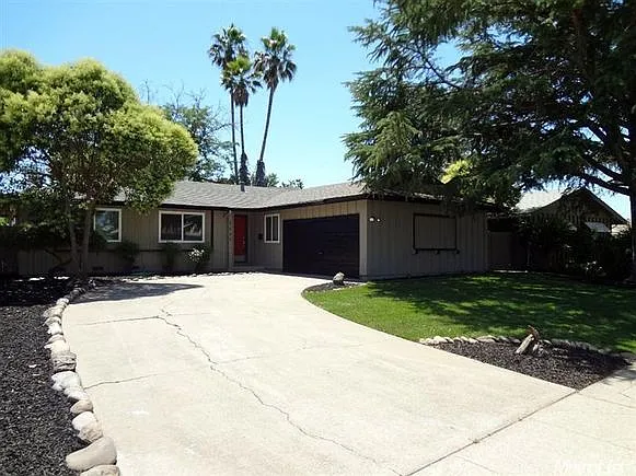 5020 53rd Ave photo 1