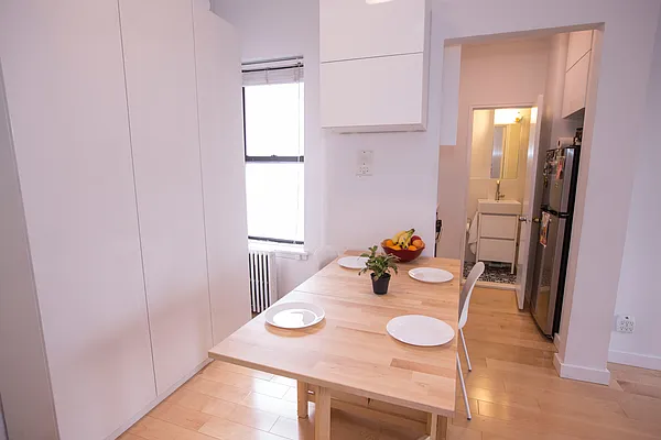 Rented by Bond New York | media 3