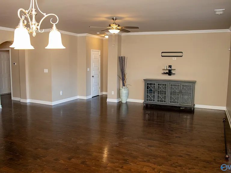 213 Balota St — Photo 3
